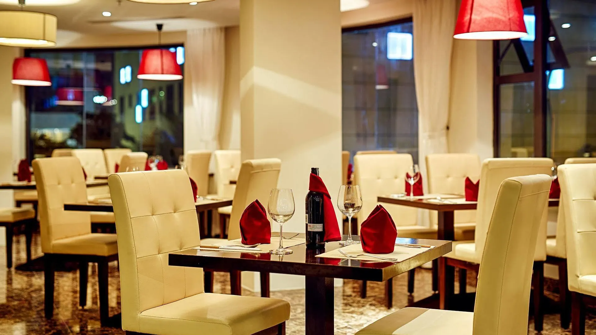 Sofia Suite Hotel Danang