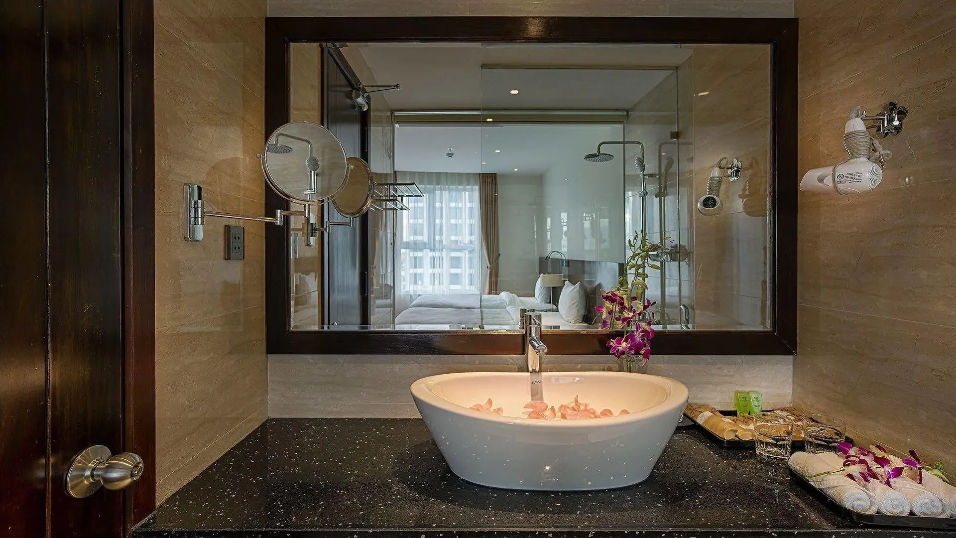 Sofia Suite Hotel Danang